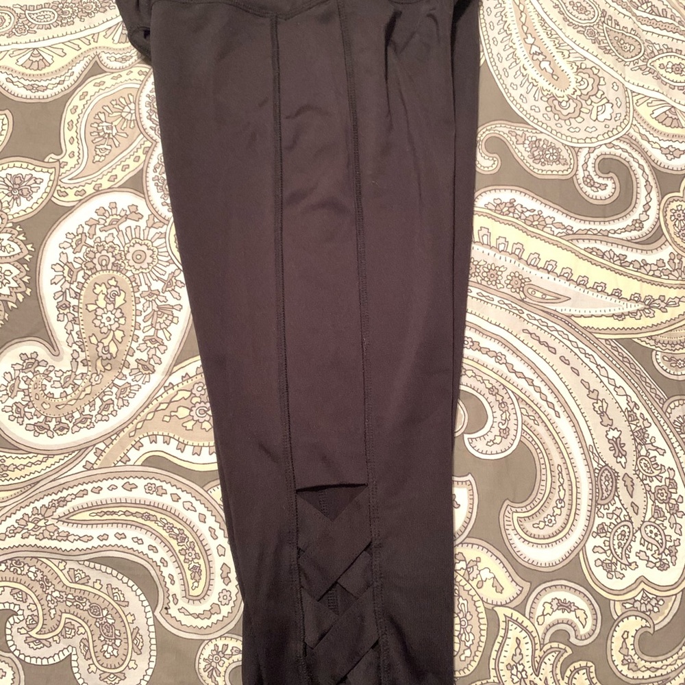 Super cute Crossed Material Girl Leggings
